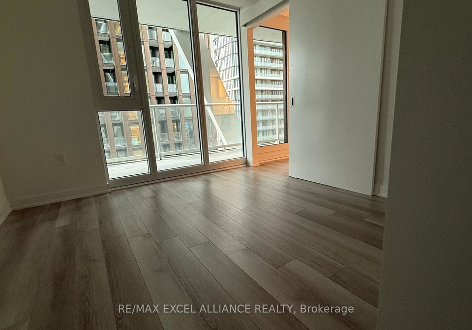 230-simcoe-street-toronto-toronto-ontario-c13634148