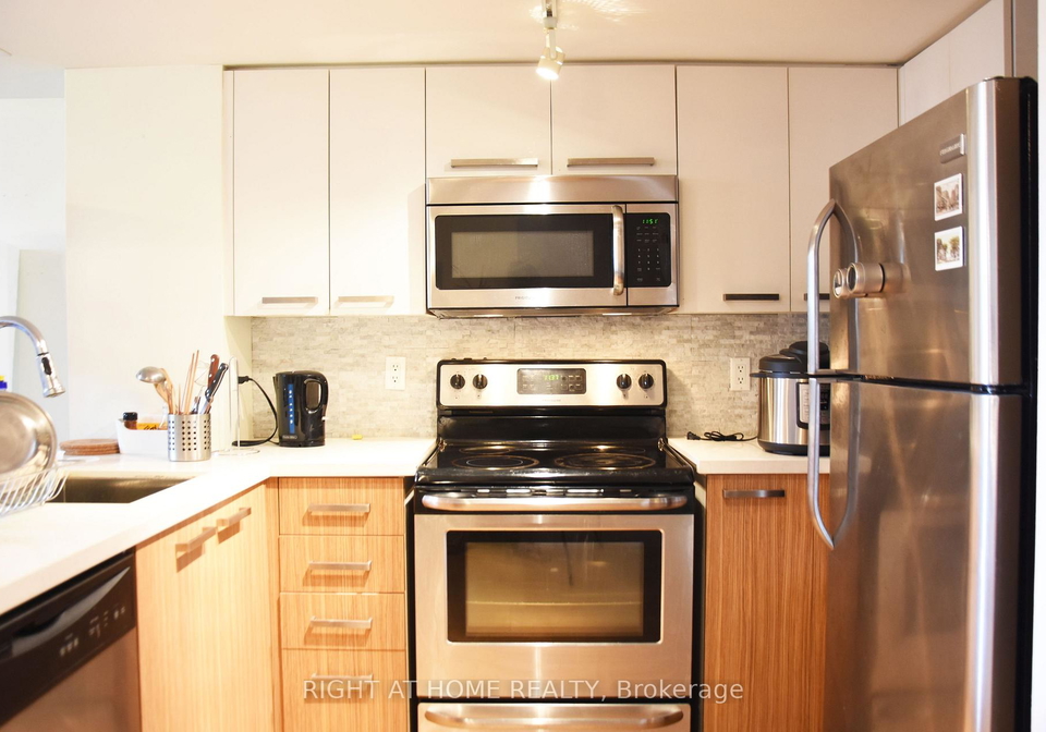 11-st-joseph-street-toronto-toronto-ontario-c13634180