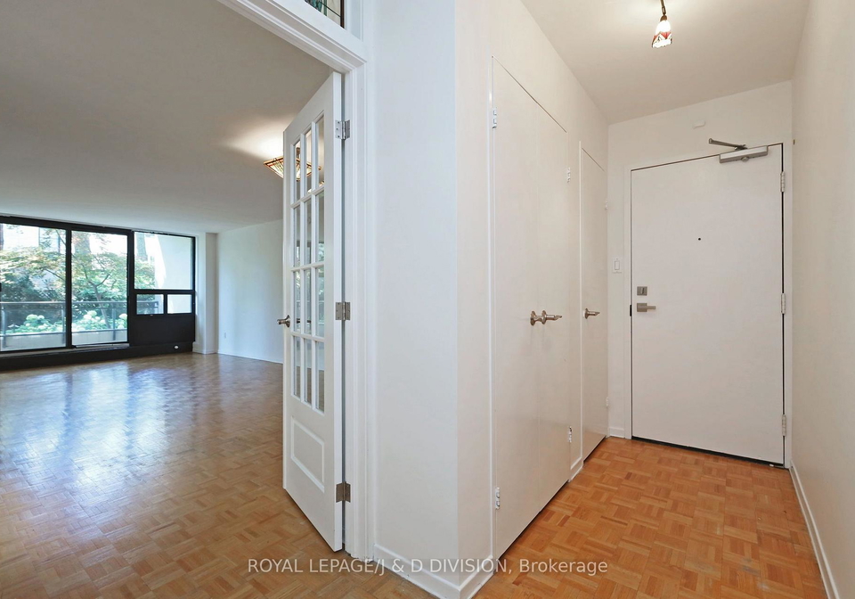 235-st-clair-avenue-w-toronto-toronto-ontario-c13634650