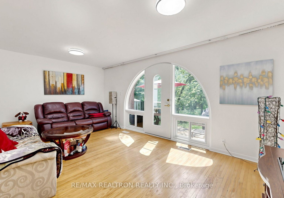 10-esterbrooke-avenue-toronto-north-york-ontario-c13634910