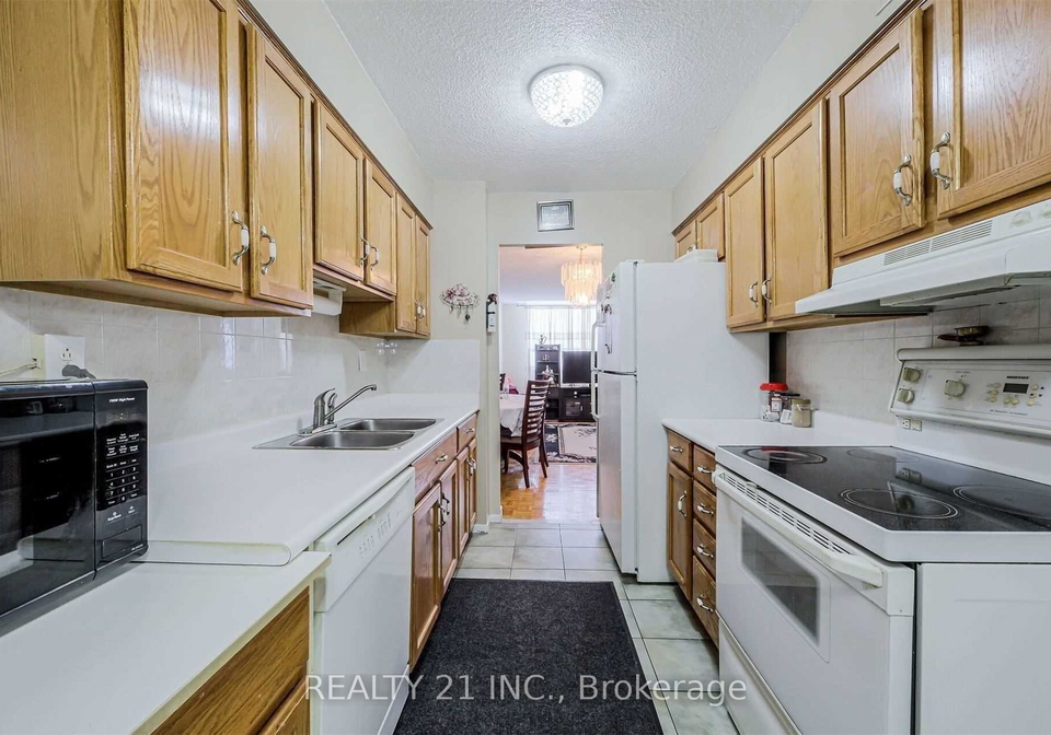 25-sunrise-avenue-s-toronto-north-york-ontario-c13635390