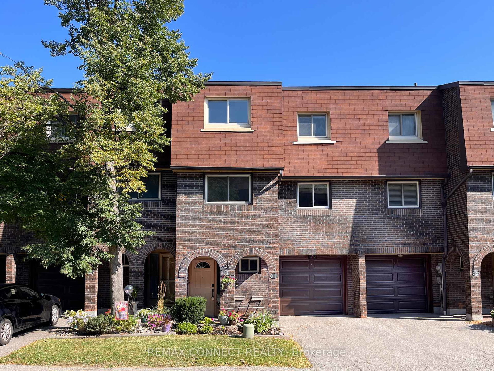 10-poets-walk-way-toronto-north-york-ontario-c13635762