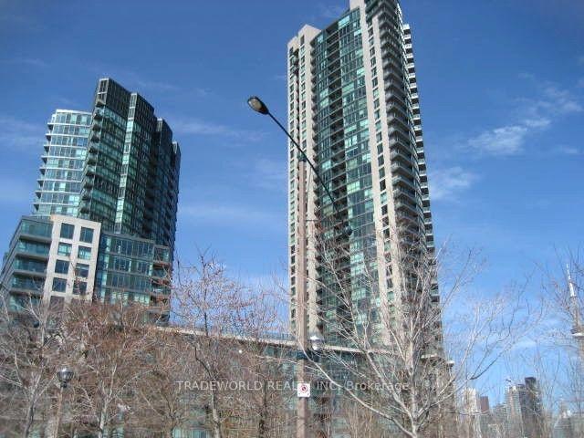 219-fort-york-boulevard-toronto-toronto-ontario-c13635844