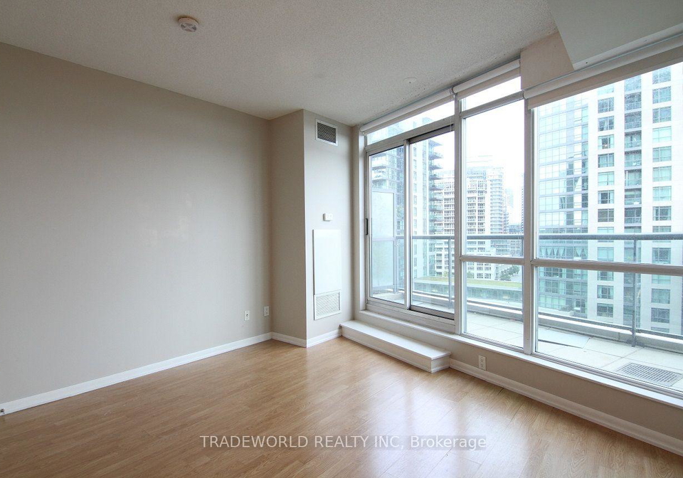 219-fort-york-boulevard-toronto-toronto-ontario-c13635844