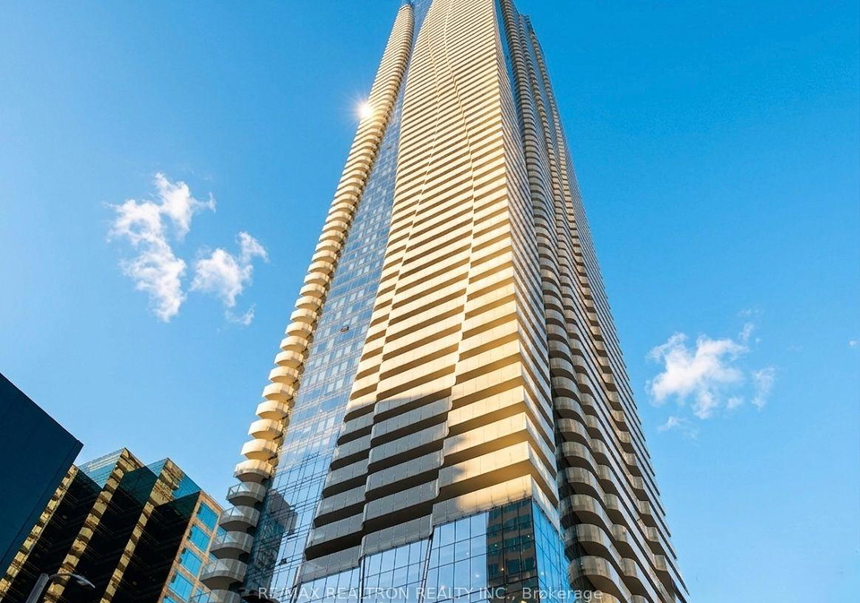 1-bloor-street-e-toronto-toronto-ontario-c13636134