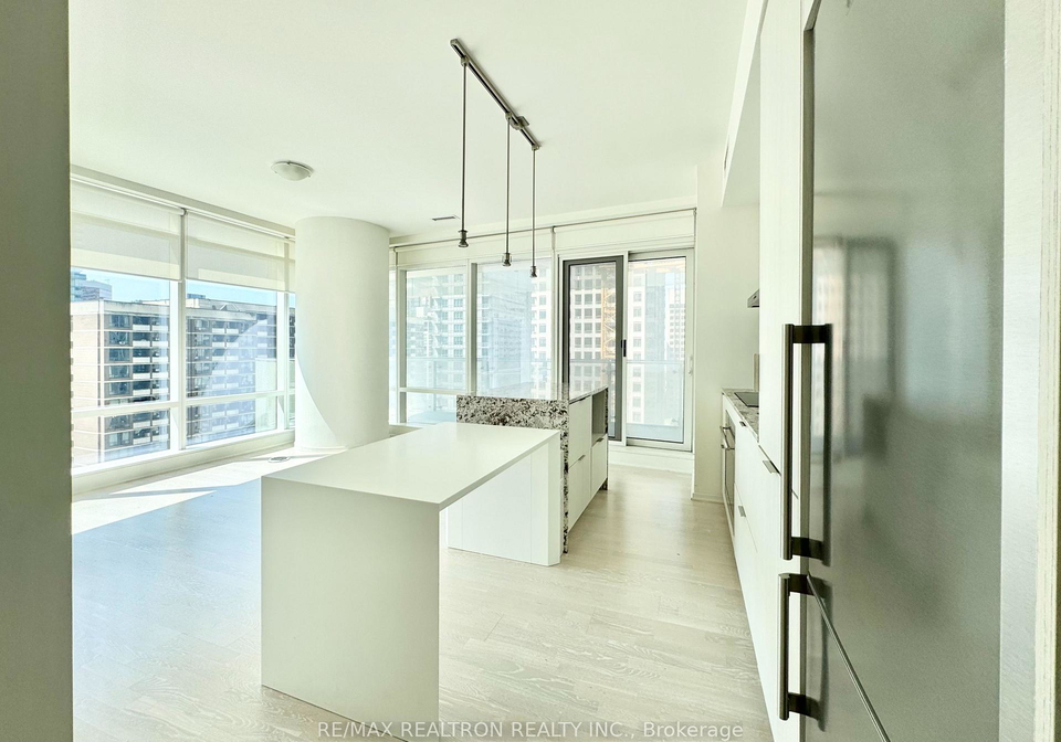 1-bloor-street-e-toronto-toronto-ontario-c13636134