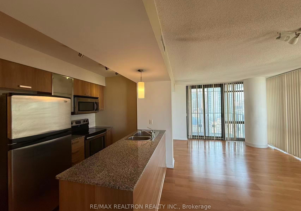 37-grosvenor-street-toronto-toronto-ontario-c13636378