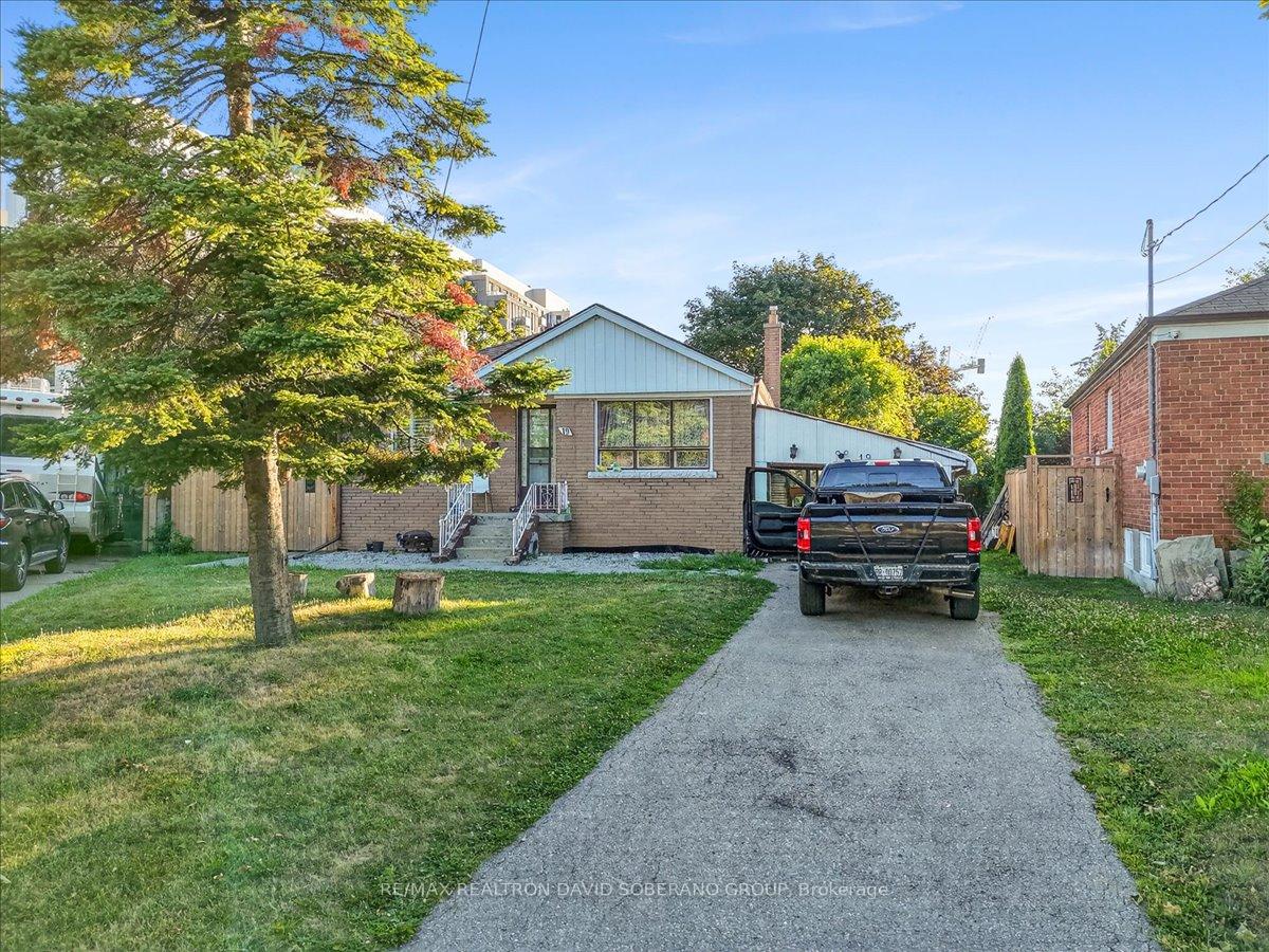 19-wigan-crescent-toronto-toronto-ontario-c13636702