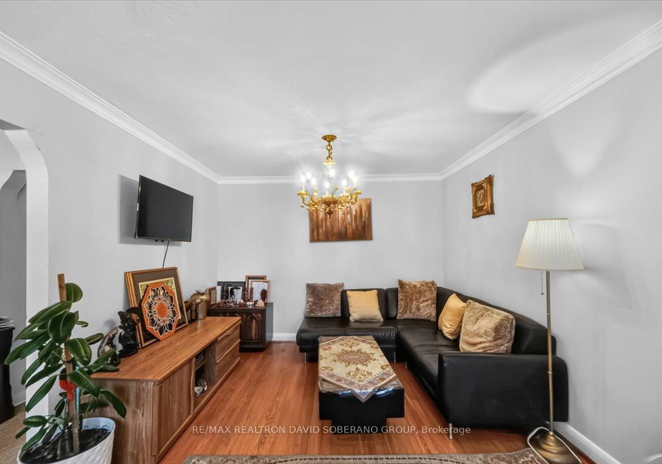 19-wigan-crescent-toronto-toronto-ontario-c13636702