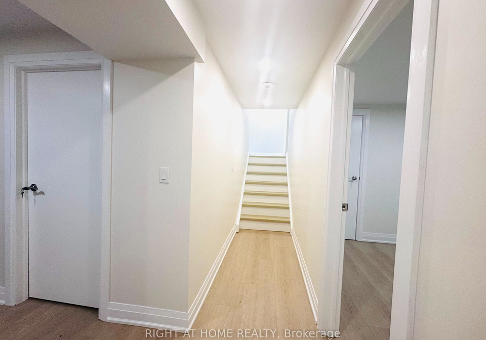 26-goodview-road-toronto-north-york-ontario-c13636966