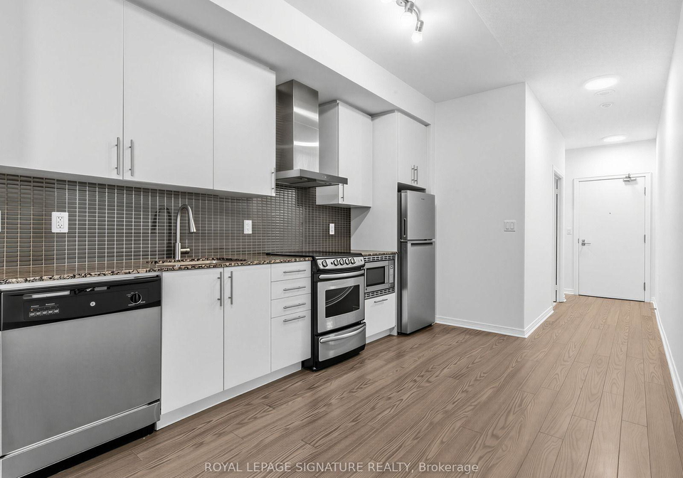 352-front-street-toronto-toronto-ontario-c13637028