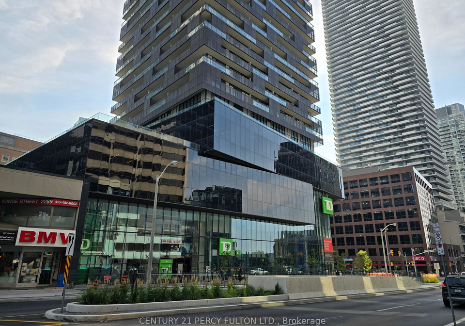 8-eglinton-avenue-e-toronto-toronto-ontario-c13637054