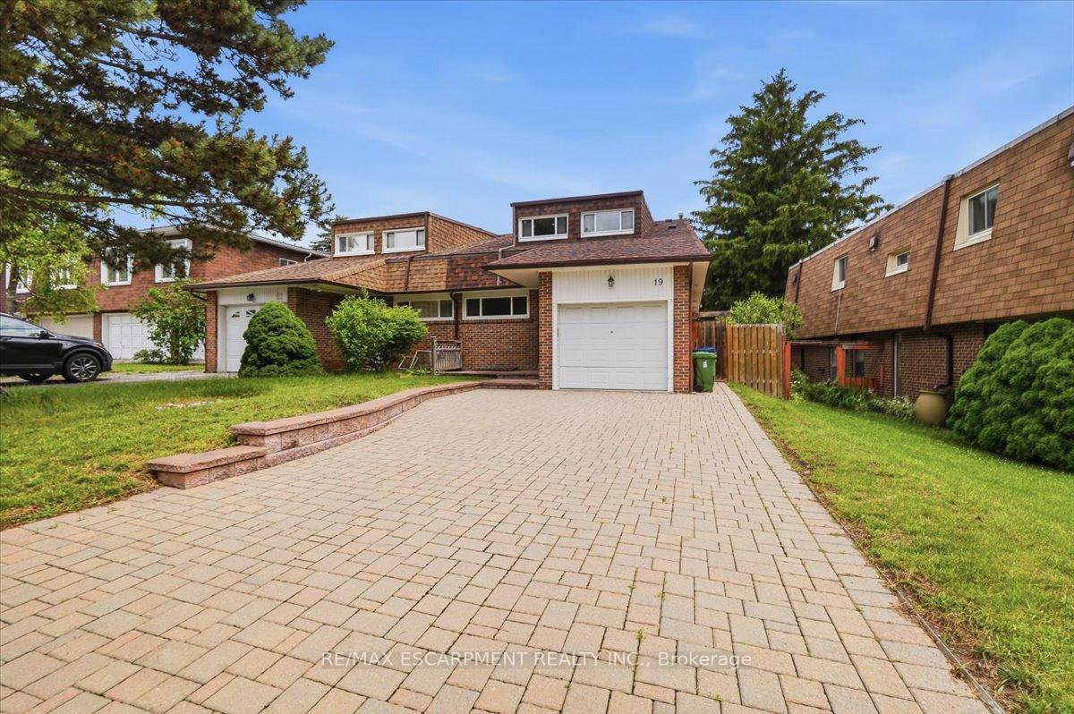 19-picola-court-toronto-north-york-ontario-c13637328