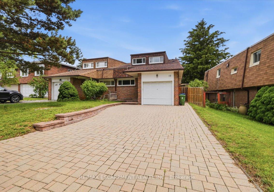 19-picola-court-toronto-north-york-ontario-c13637328