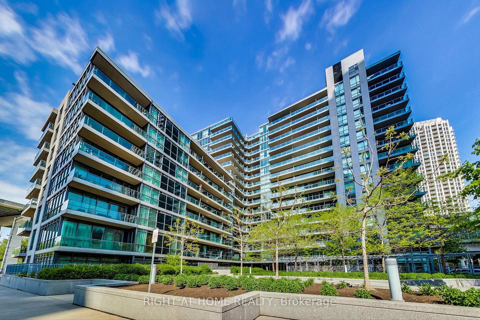 209-fort-york-boulevard-s-toronto-toronto-ontario-c13637564