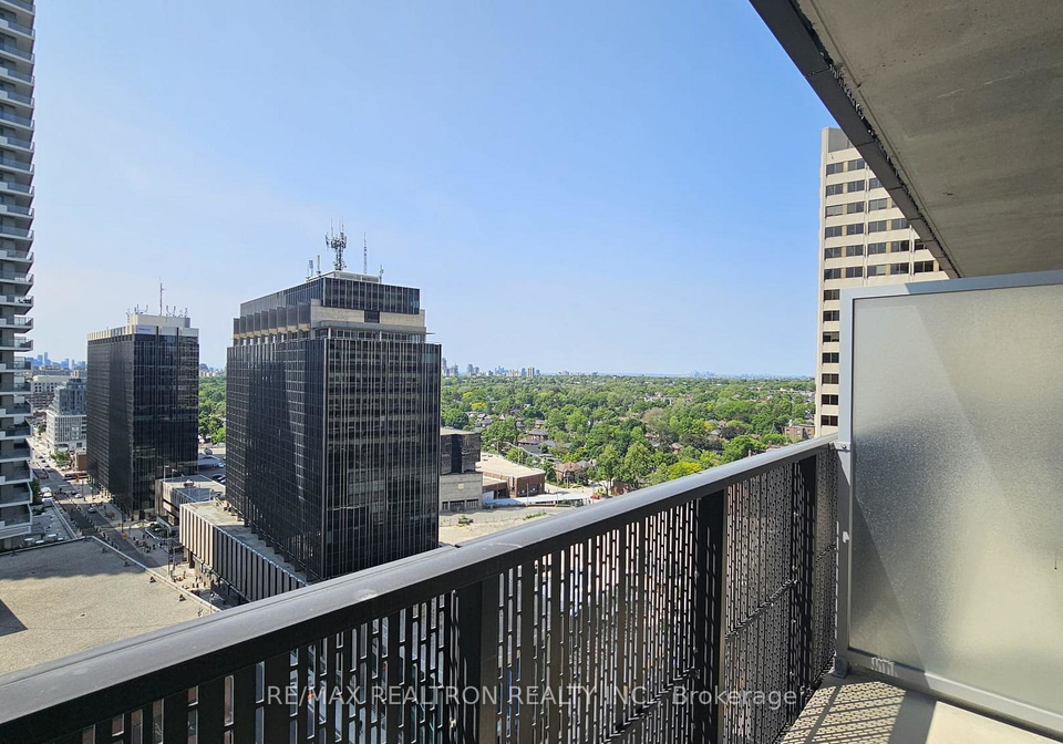 8-eglinton-avenue-toronto-toronto-ontario-c13637640