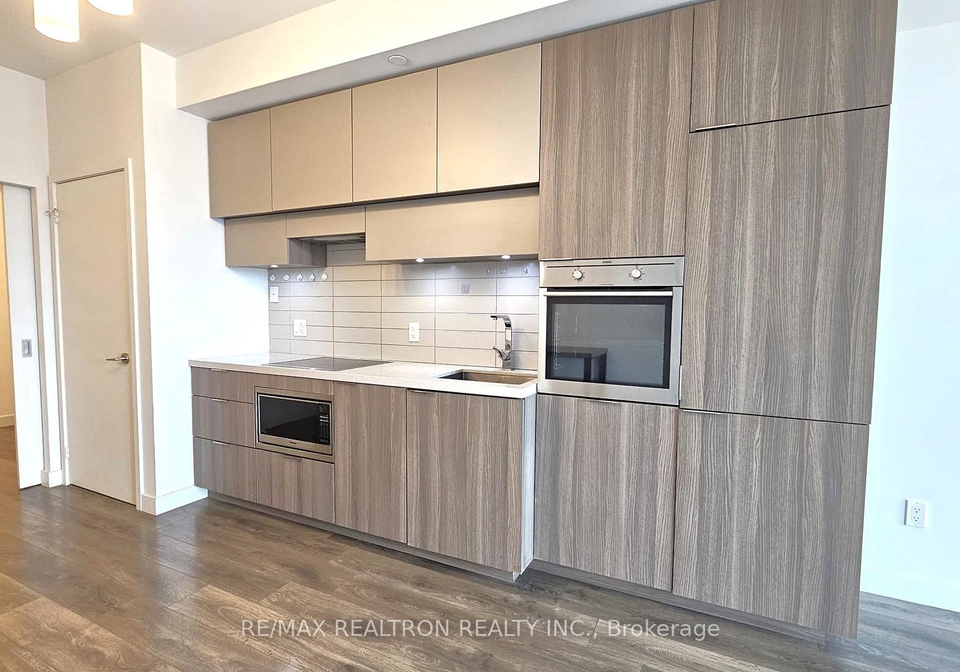 8-eglinton-avenue-toronto-toronto-ontario-c13637640