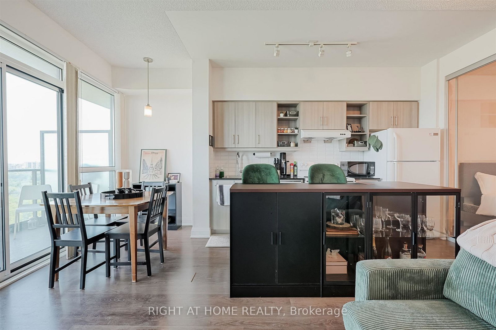160-vanderhoof-avenue-toronto-east-york-ontario-c13637662