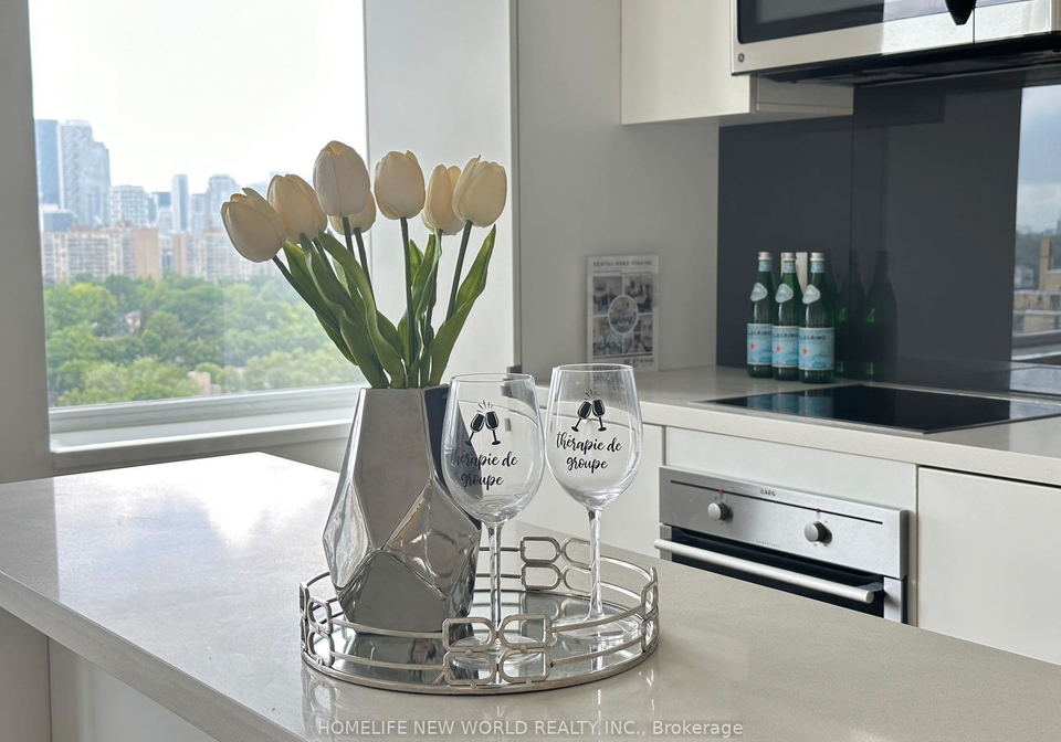 111-st-clair-avenue-w-toronto-toronto-ontario-c13637798