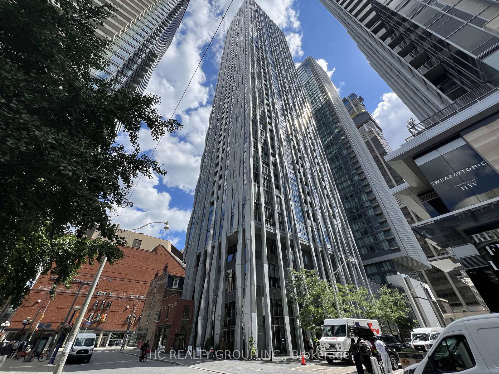 1-yorkville-avenue-4512-toronto-toronto-ontario-c13637826