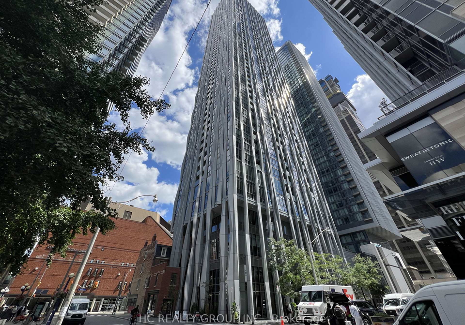 1-yorkville-avenue-4512-toronto-toronto-ontario-c13637826