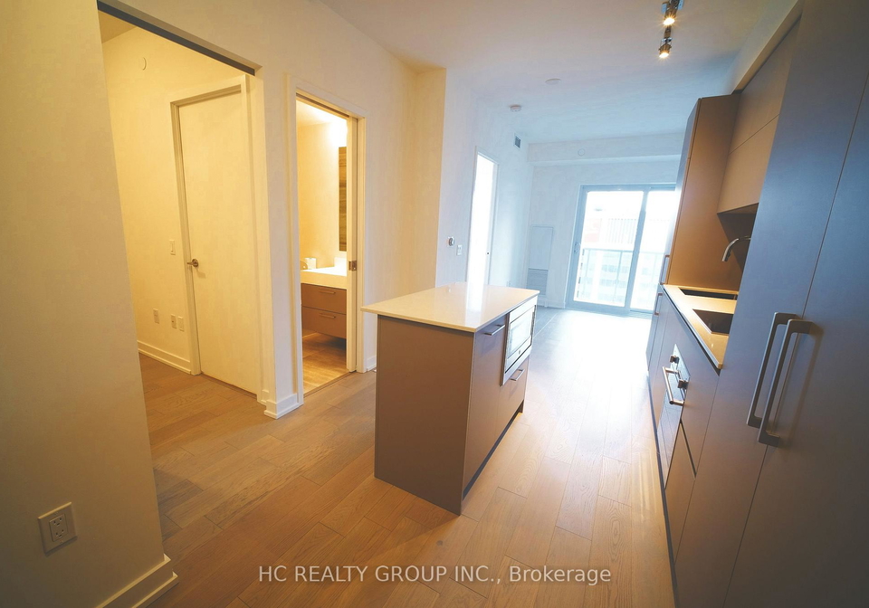 1-yorkville-avenue-4512-toronto-toronto-ontario-c13637826