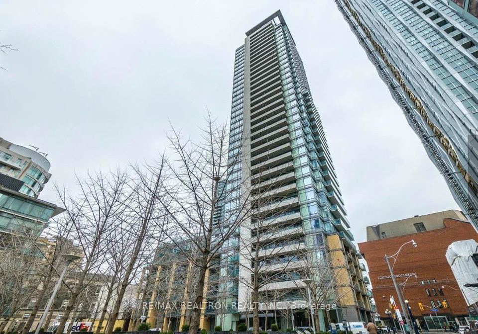 18-yorkville-avenue-toronto-toronto-ontario-c13637848