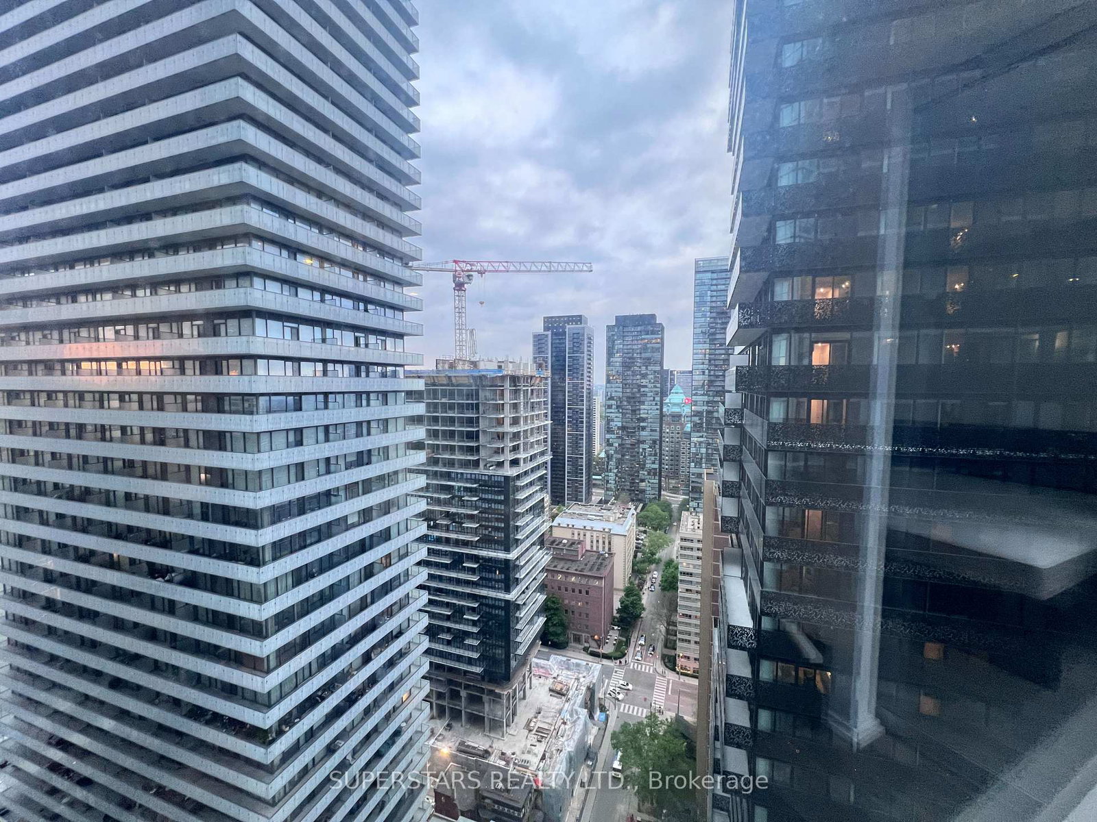45-charles-street-e-toronto-toronto-ontario-c13637920