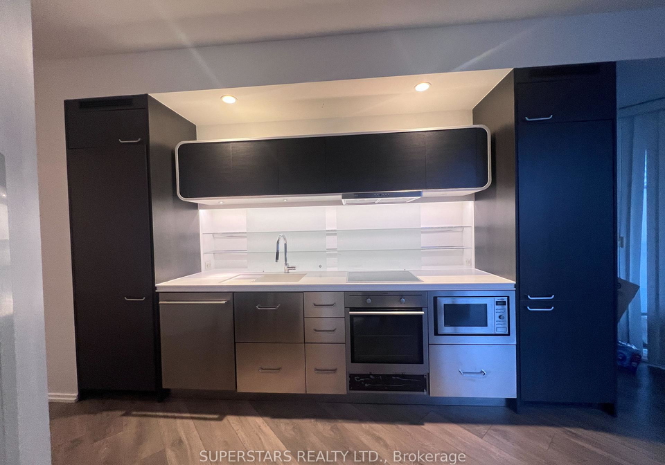 45-charles-street-e-toronto-toronto-ontario-c13637920