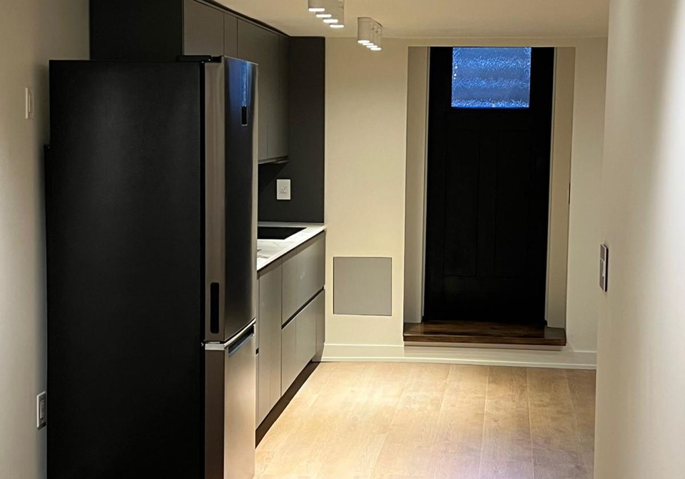 687-bloor-street-w-toronto-toronto-ontario-c13638084