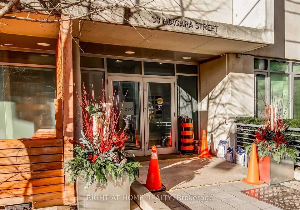 38-niagara-street-toronto-toronto-ontario-c13638212
