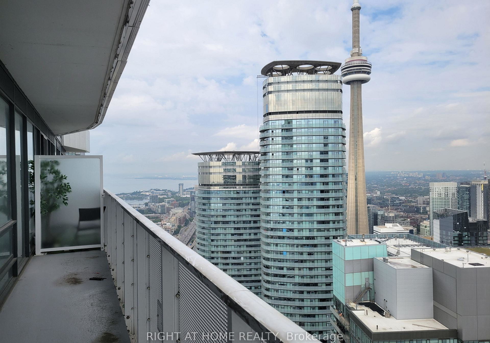 100-harbour-street-toronto-toronto-ontario-c13638236