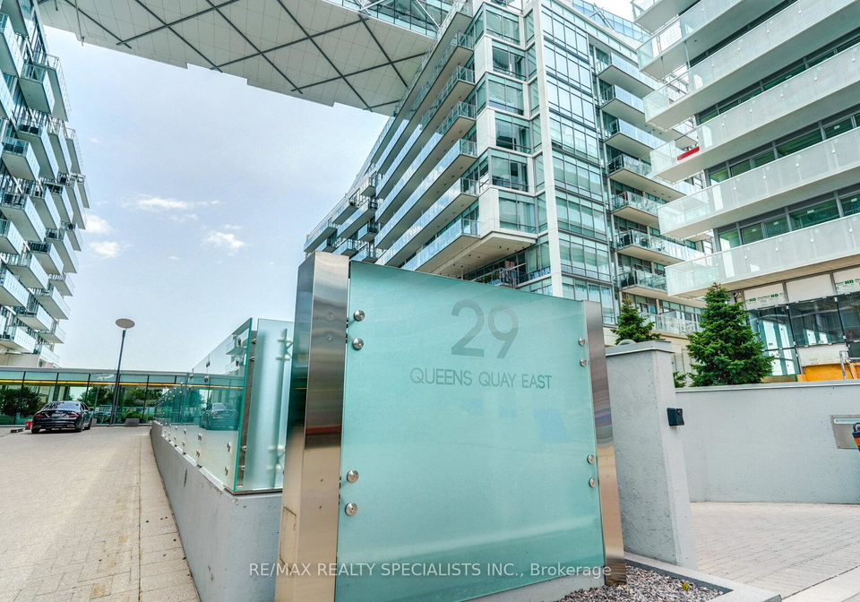 29-queens-quay-e-toronto-toronto-ontario-c13638298