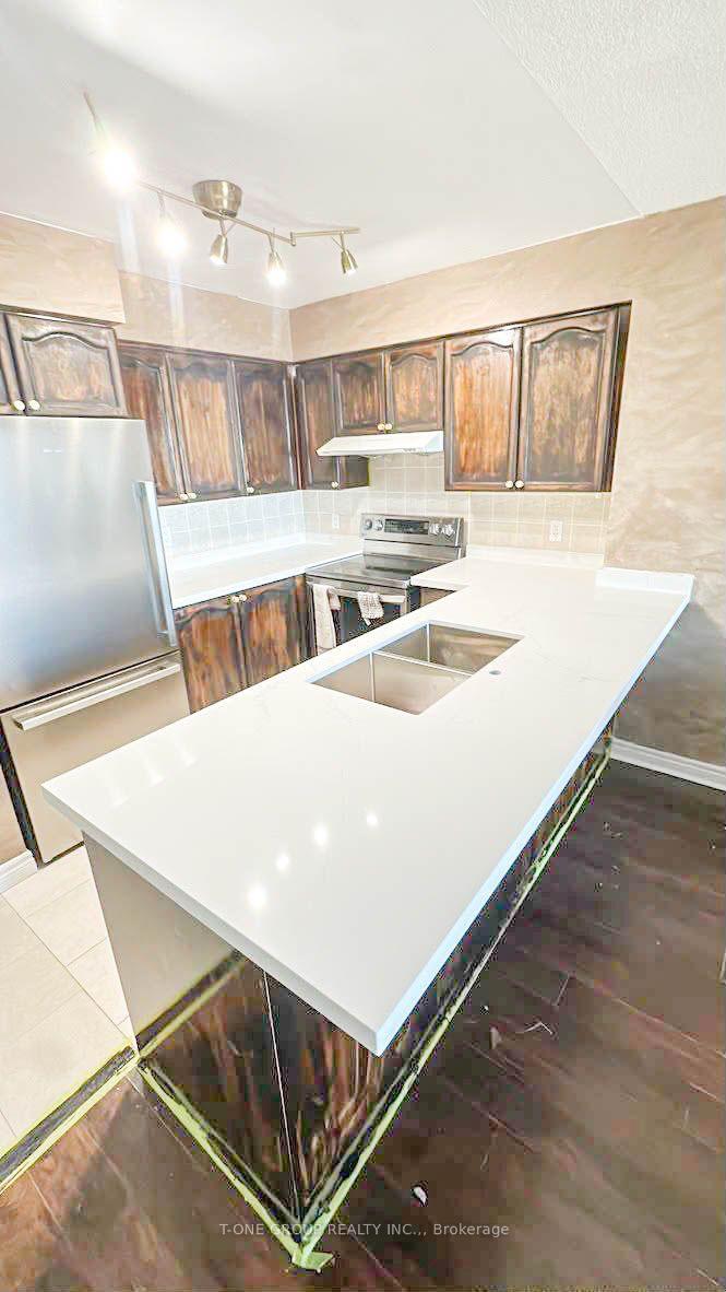23-hollywood-avenue-toronto-north-york-ontario-c13638340