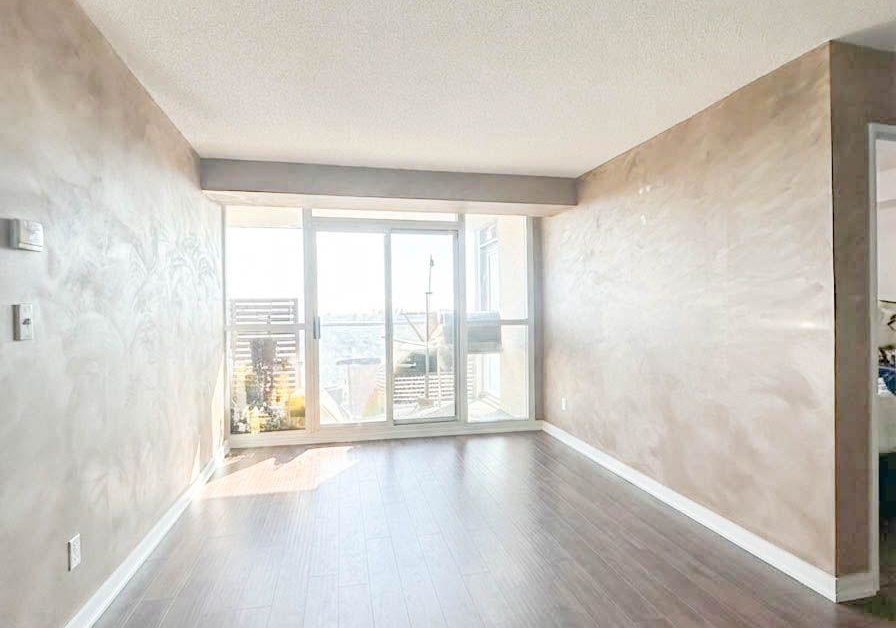 23-hollywood-avenue-toronto-north-york-ontario-c13638340
