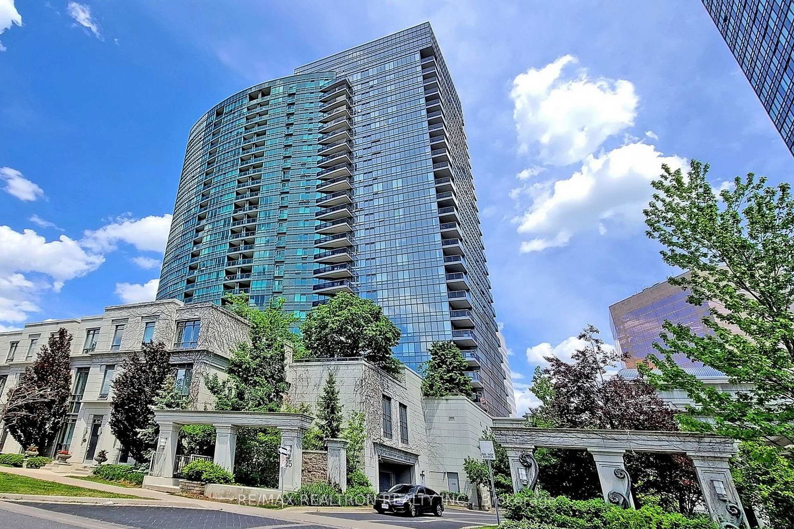 25-greenview-avenue-w-toronto-toronto-ontario-c13638386