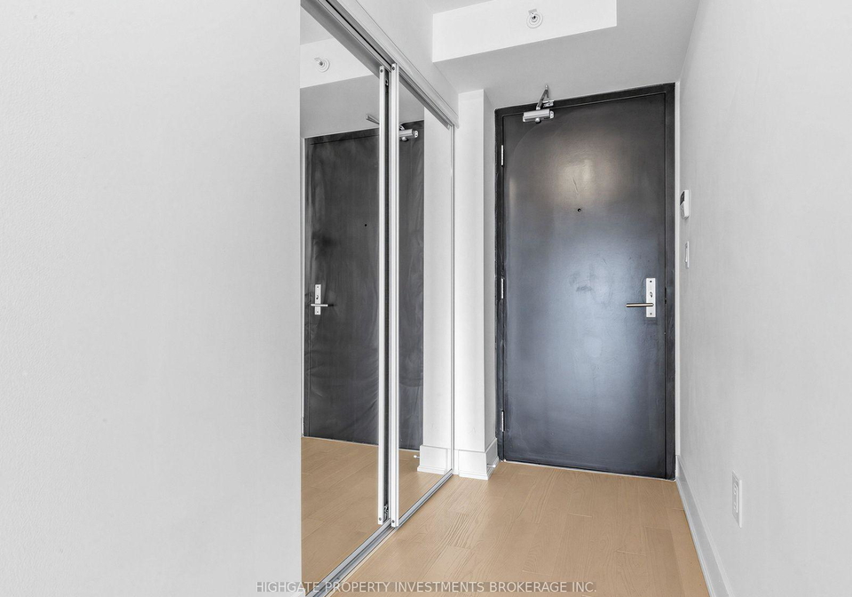 955-bay-street-toronto-toronto-ontario-c13638492