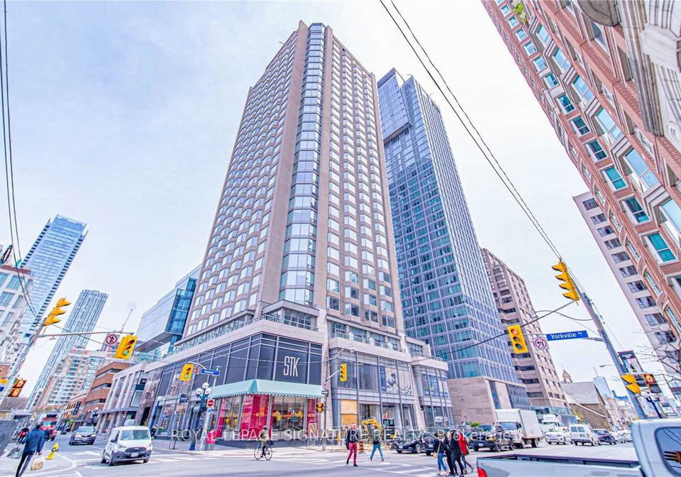 155-yorkville-avenue-toronto-toronto-ontario-c13638916