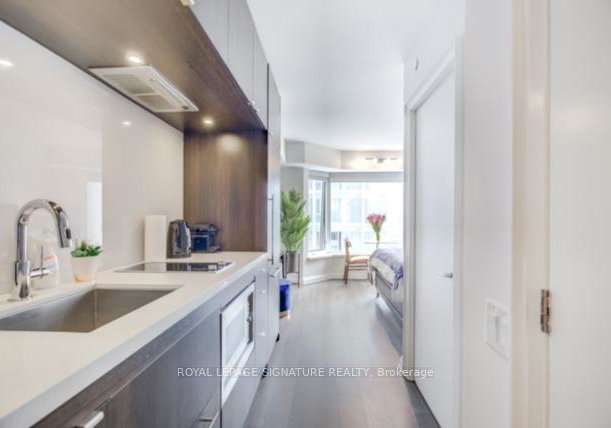 155-yorkville-avenue-toronto-toronto-ontario-c13638916