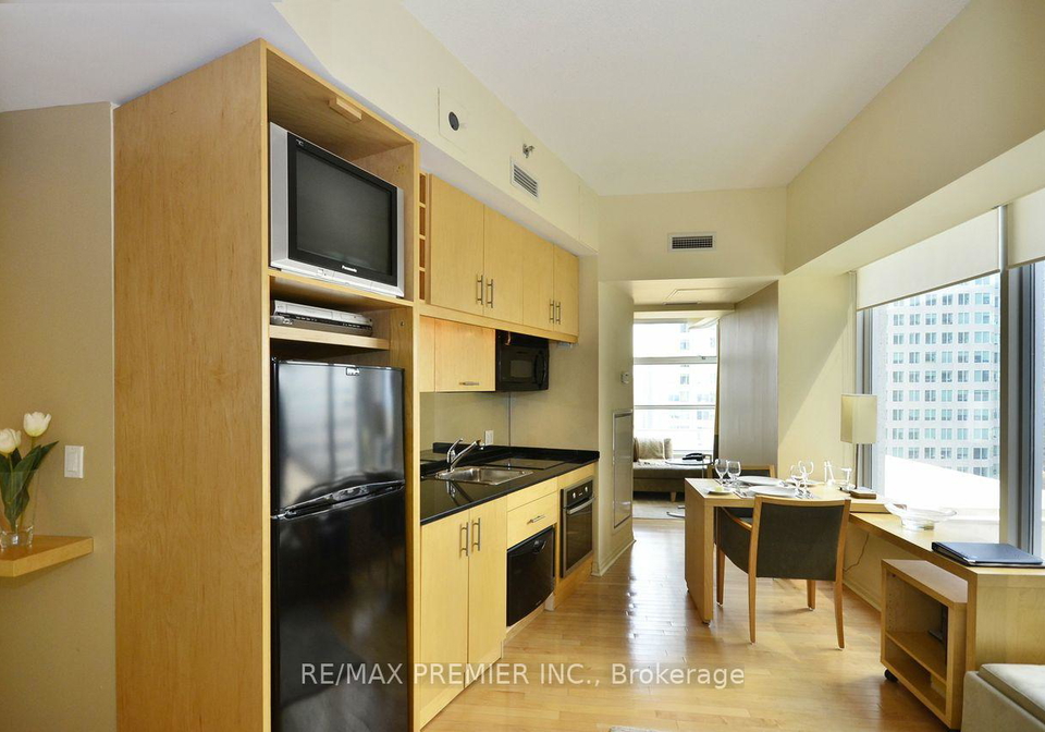 1-king-street-w-toronto-toronto-ontario-c13639448