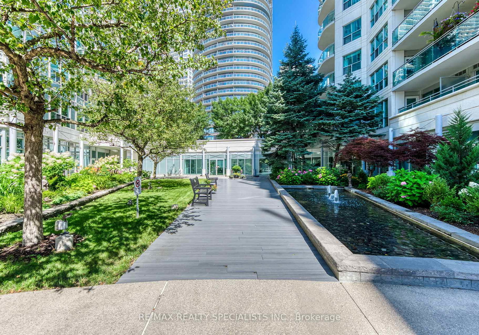 600-queens-quay-w-toronto-toronto-ontario-c13639474