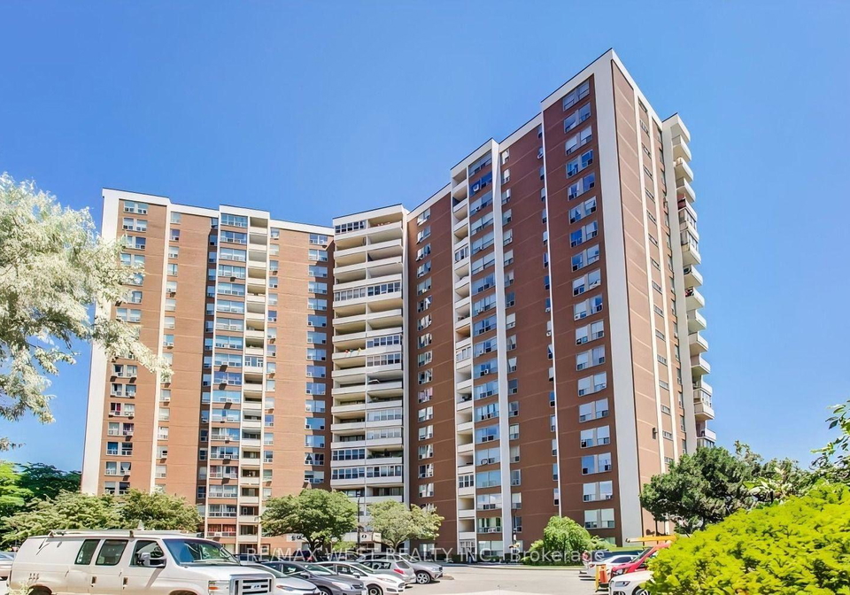 60-pavane-linkway-toronto-east-york-ontario-c13639568