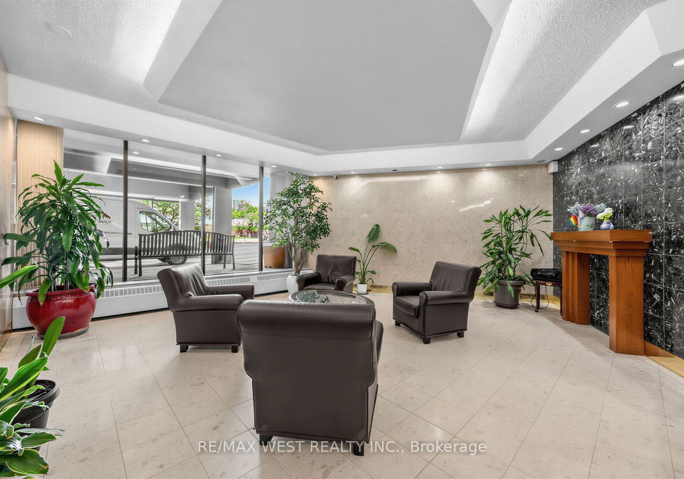 60-pavane-linkway-toronto-east-york-ontario-c13639568