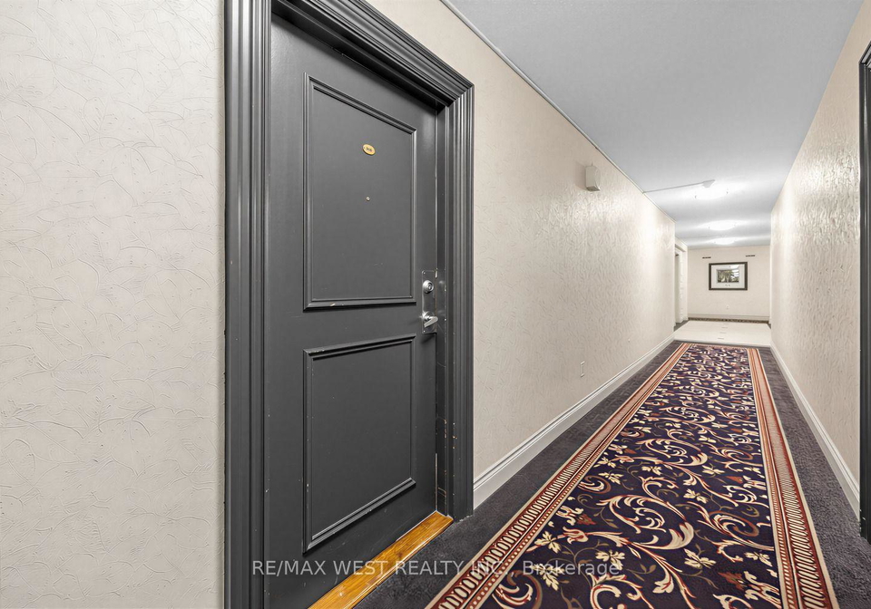 60-pavane-linkway-toronto-east-york-ontario-c13639568