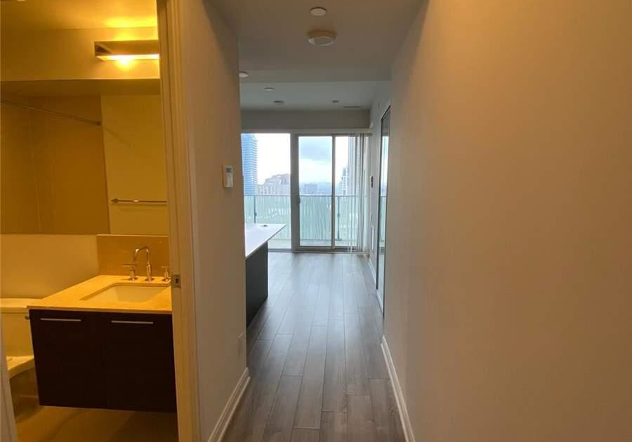 42-charles-street-e-toronto-toronto-ontario-c13639910