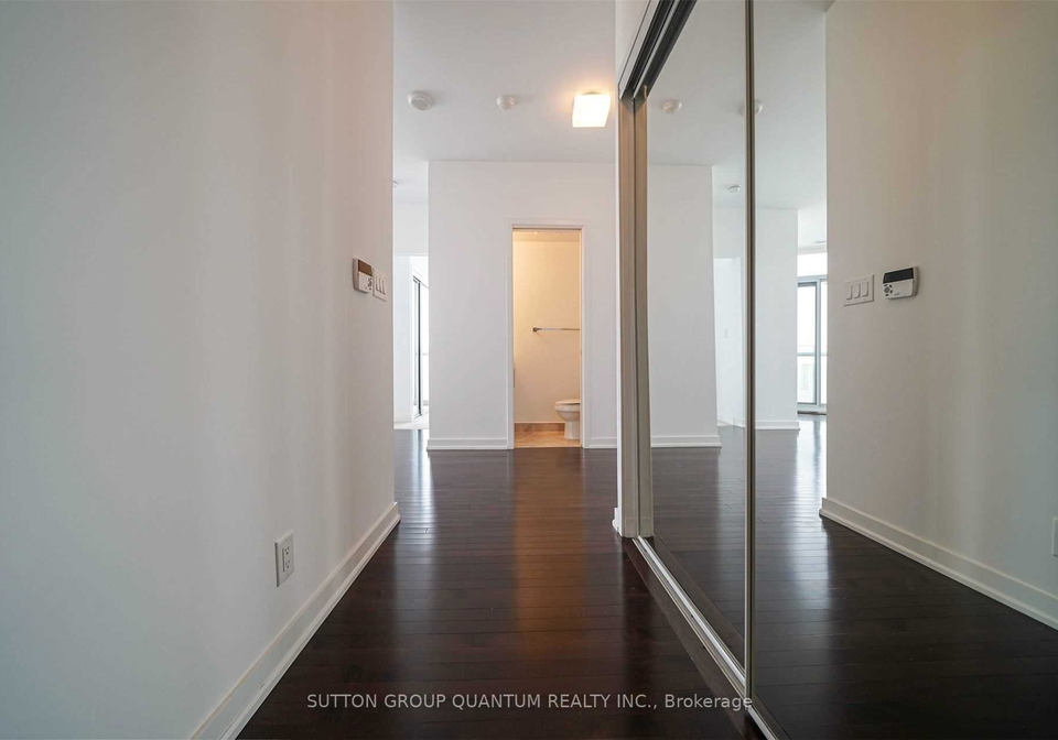 12-york-street-toronto-toronto-ontario-c13640050