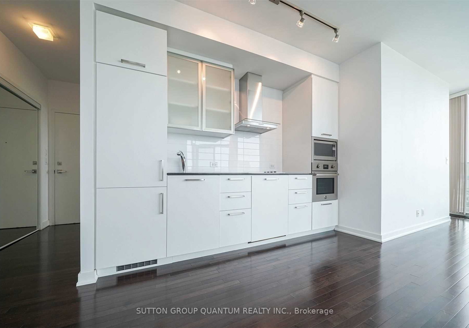 12-york-street-toronto-toronto-ontario-c13640050