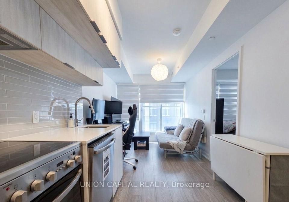 181-dundas-street-e-toronto-toronto-ontario-c13640292