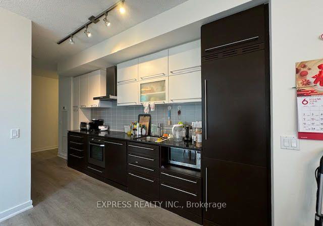 770-bay-street-toronto-toronto-ontario-c13640428