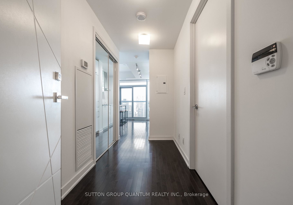12-york-street-toronto-toronto-ontario-c13640678